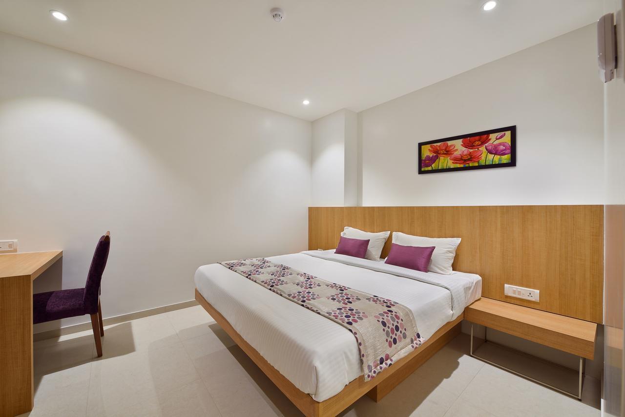 Hotel Leafio-Near Airport Мумбаї Екстер'єр фото