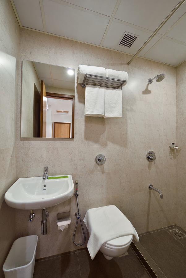 Hotel Leafio-Near Airport Мумбаї Екстер'єр фото