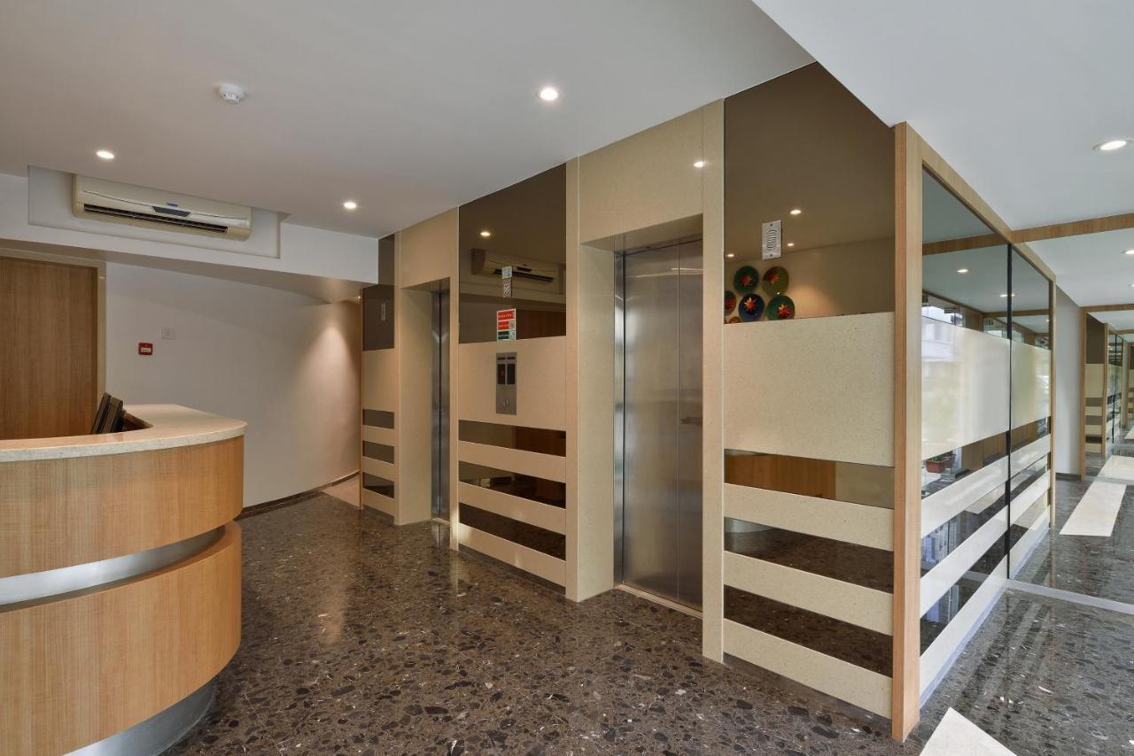 Hotel Leafio-Near Airport Мумбаї Екстер'єр фото